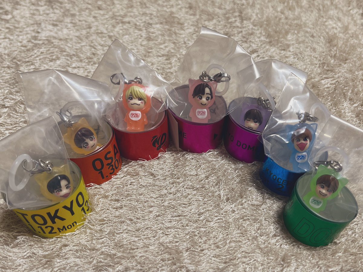 今回のなにわ男子のドームツアー 銀テープがメンバーカラーできれい