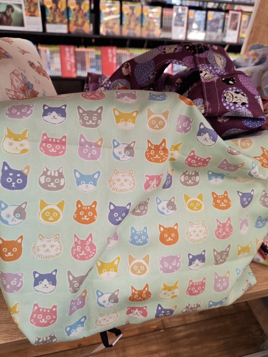 🧵#ハンドメイド 🪡 BOX3⃣5⃣番 様 ほっこりする 猫ちゃん柄の 生地を