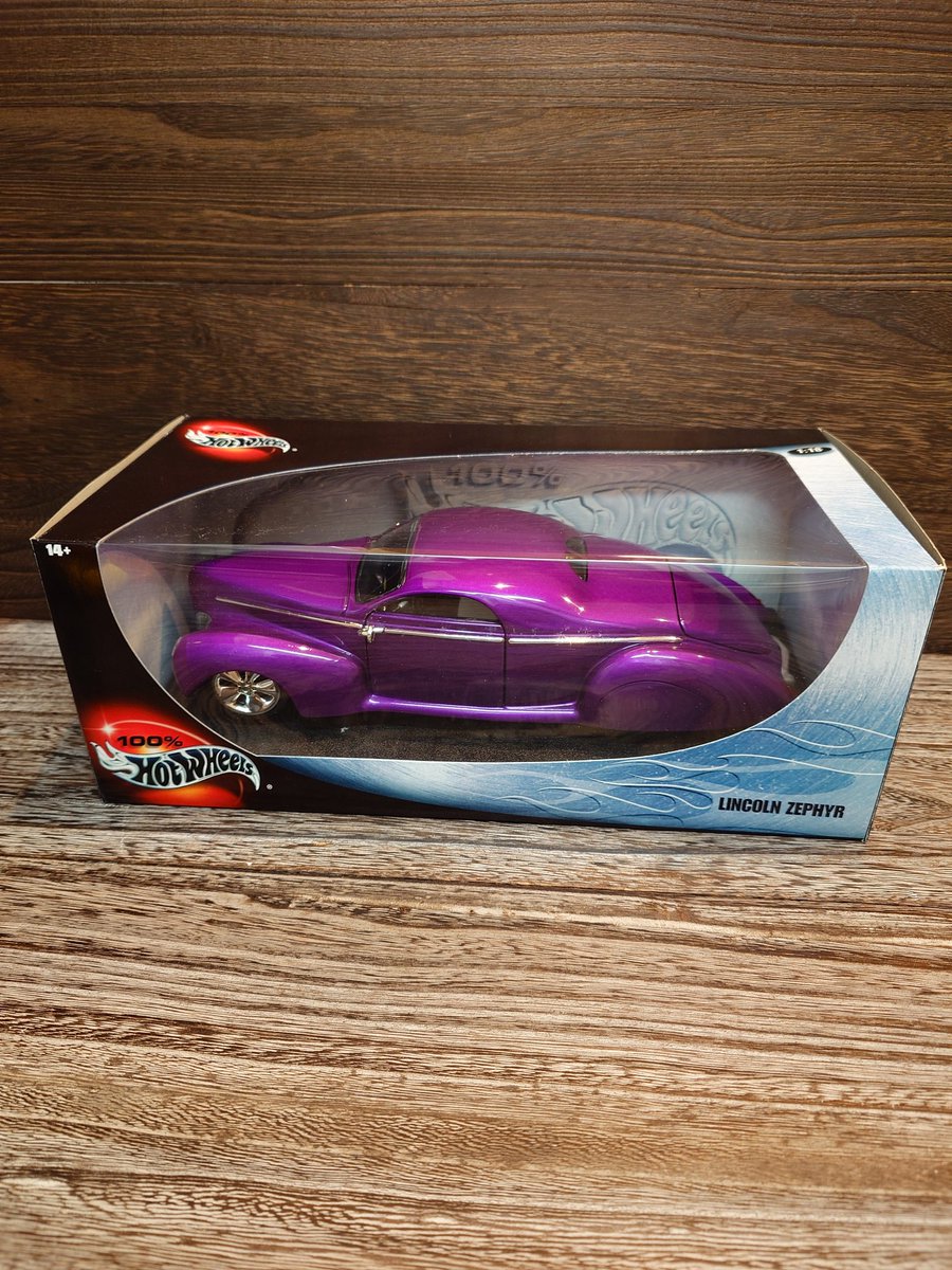 オオモノ💥 1:18 100% HotWheels LINCOLN ZEPHYR 超ヘビー級、全長