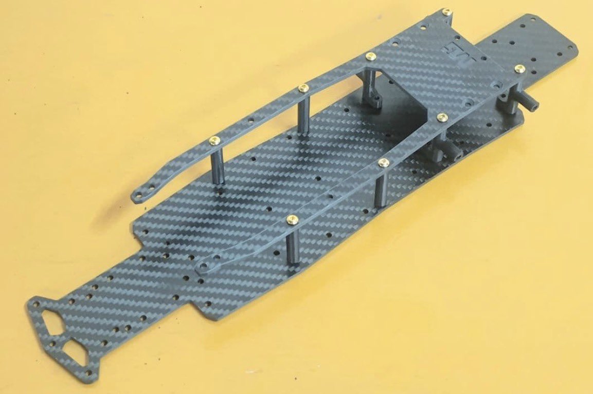 メタルガレージ #RDX カーボンシャーシ スッキリしてて良いな