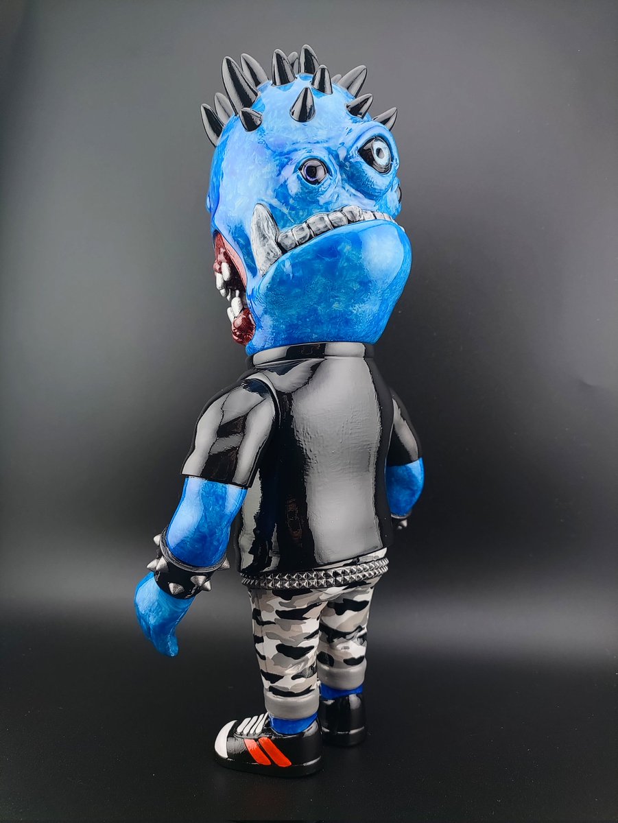 Jay222toy によるバジルのカスタムコラボ作品がついに到着！！🔥 実物