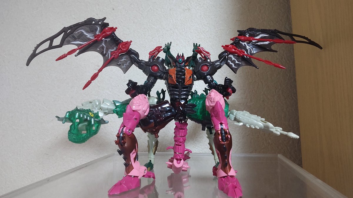 最近手に入れたアクロモンスターを3体全合体させたアクロボットマン