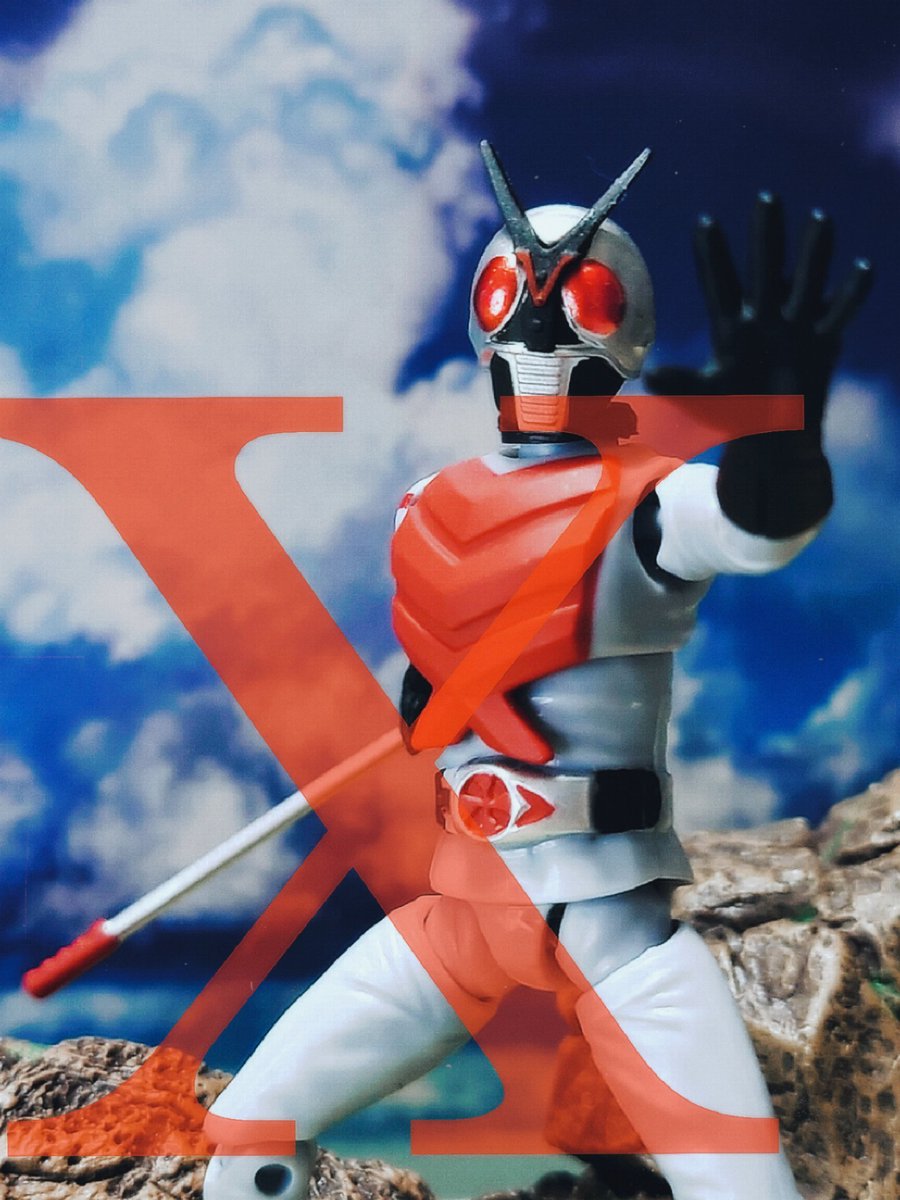 銀の仮面に黒マフラー 額に輝くVとV 2/16は #仮面ライダーX 第1話「X,X