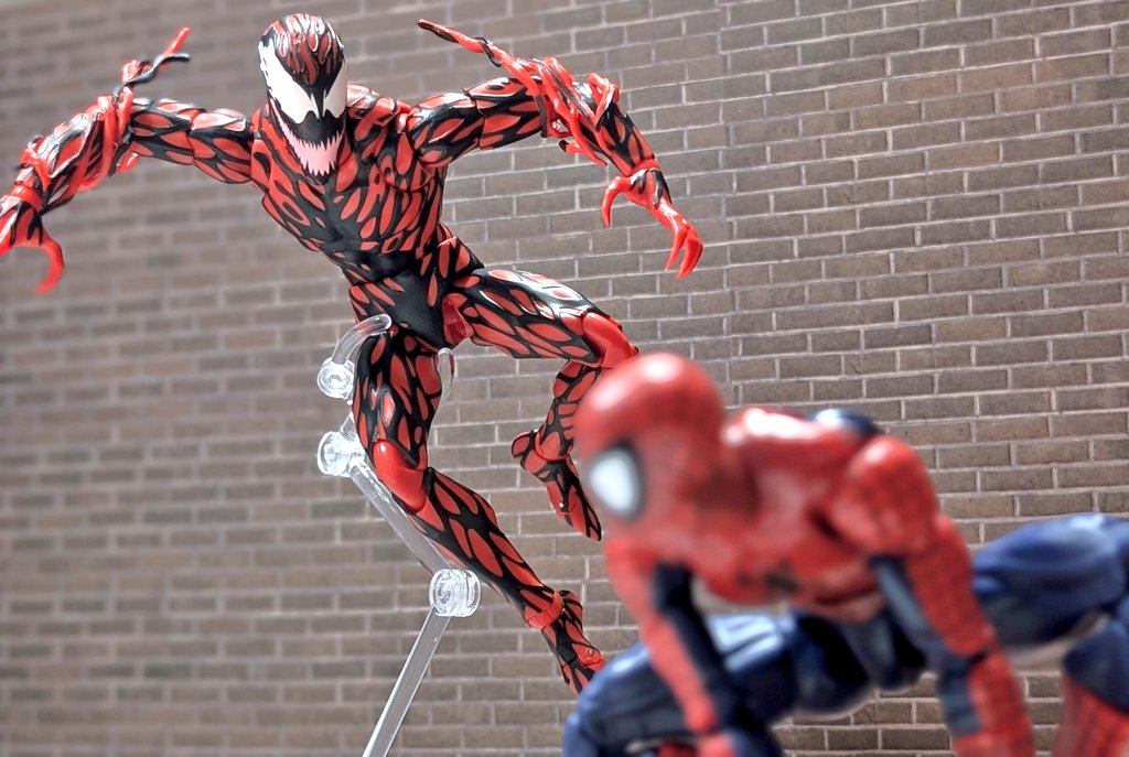 マキシマムのスパイダーマンとMAFEXのカーネイジ。 いや良すぎる…子供