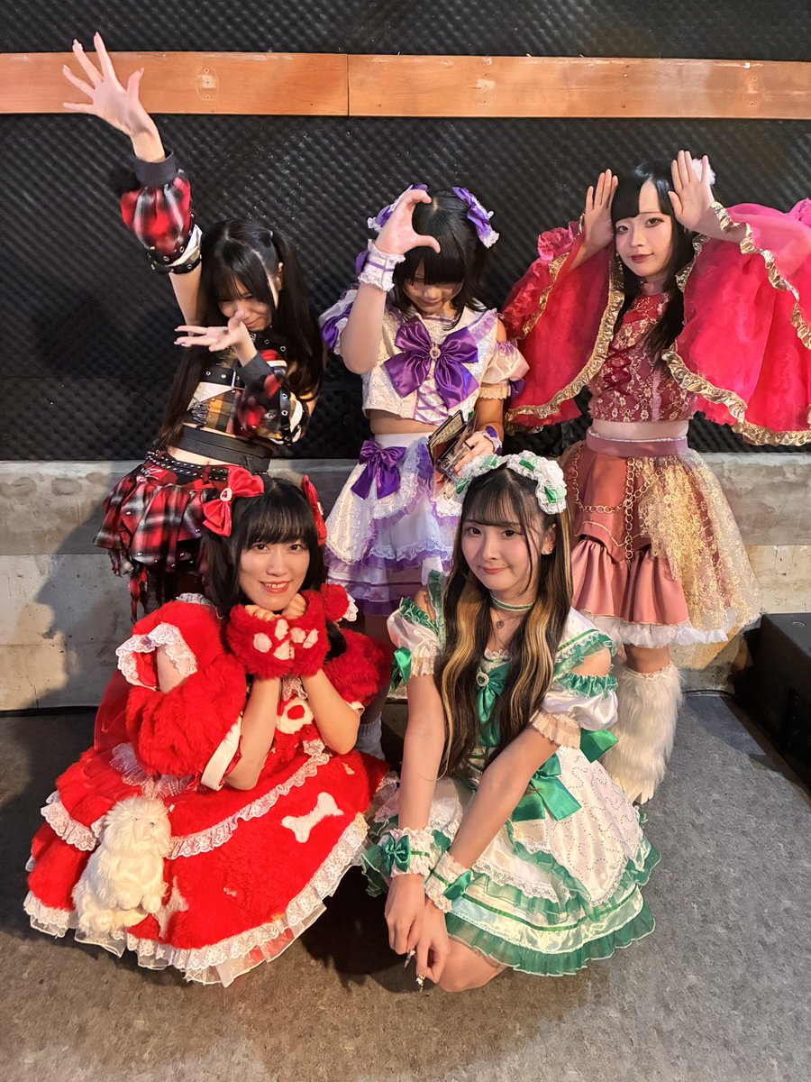 メイドと衣装交換の時のチェキ販売開始です♡.。 ゲットできなかった方