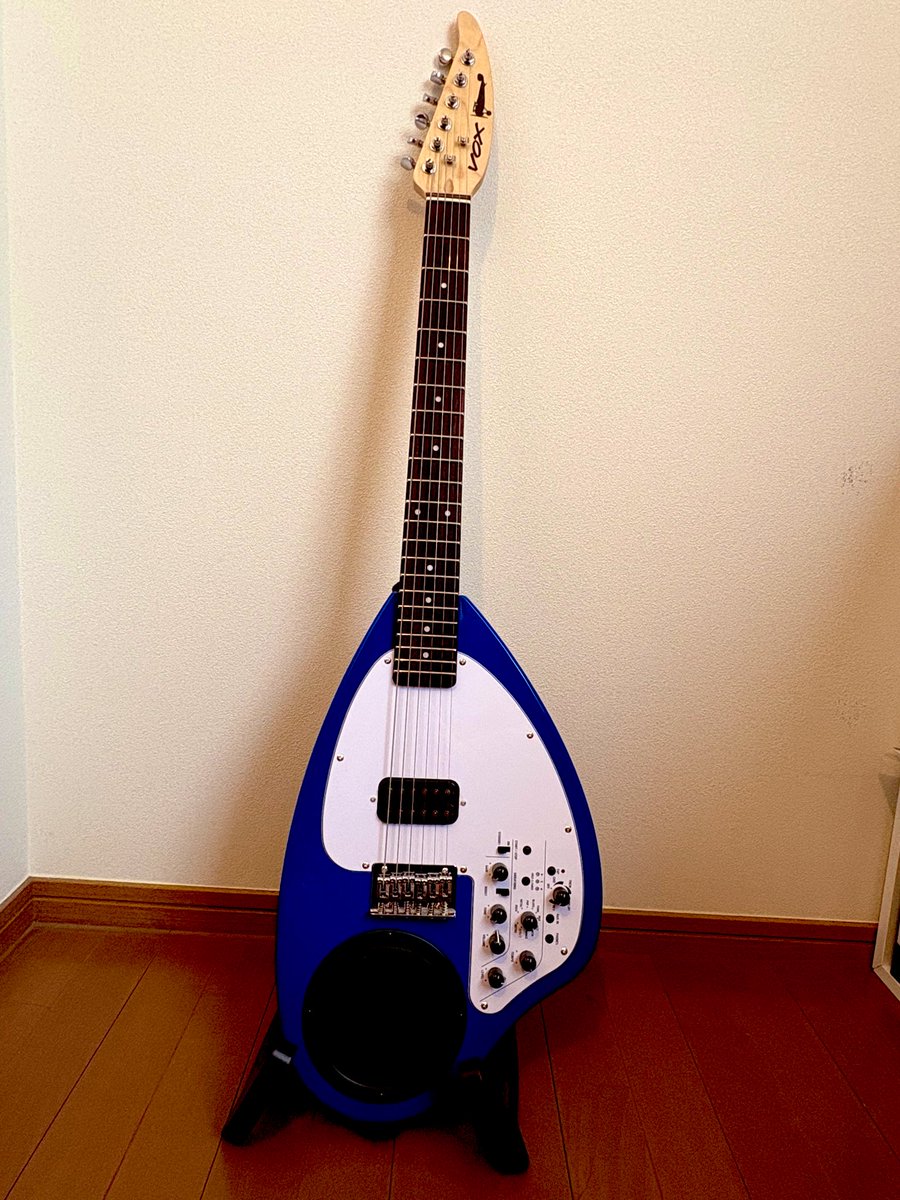 アンプ内蔵ギター「VOX APC-1」を購めました。