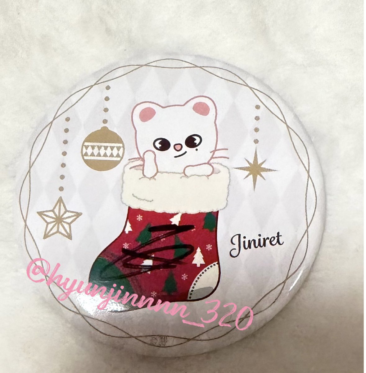 缶バッジを整理してたら… え⁈ しばらく固まった…？？？ ヒョンジンの