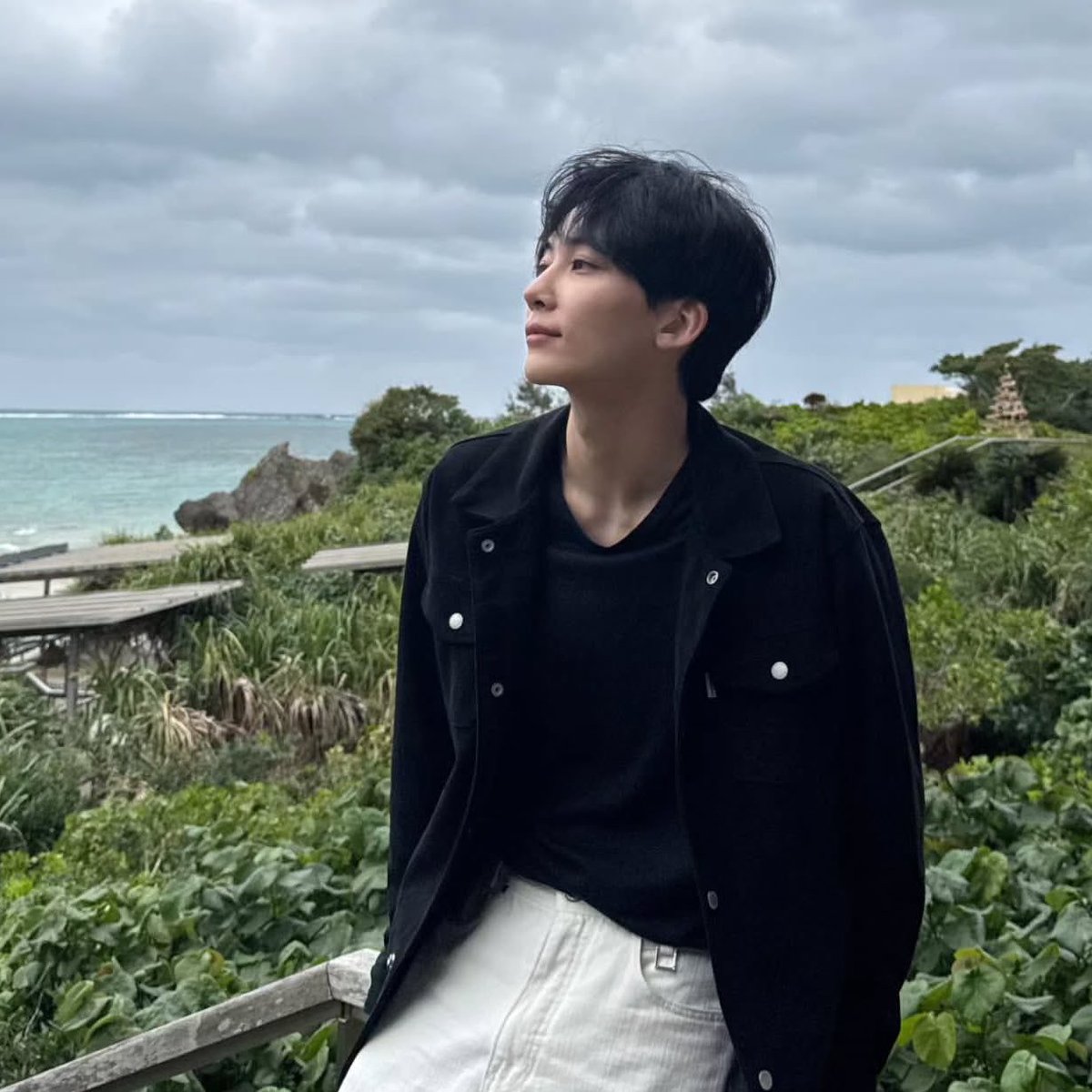 soooo many jeonghan updates this week it doesn't feel real