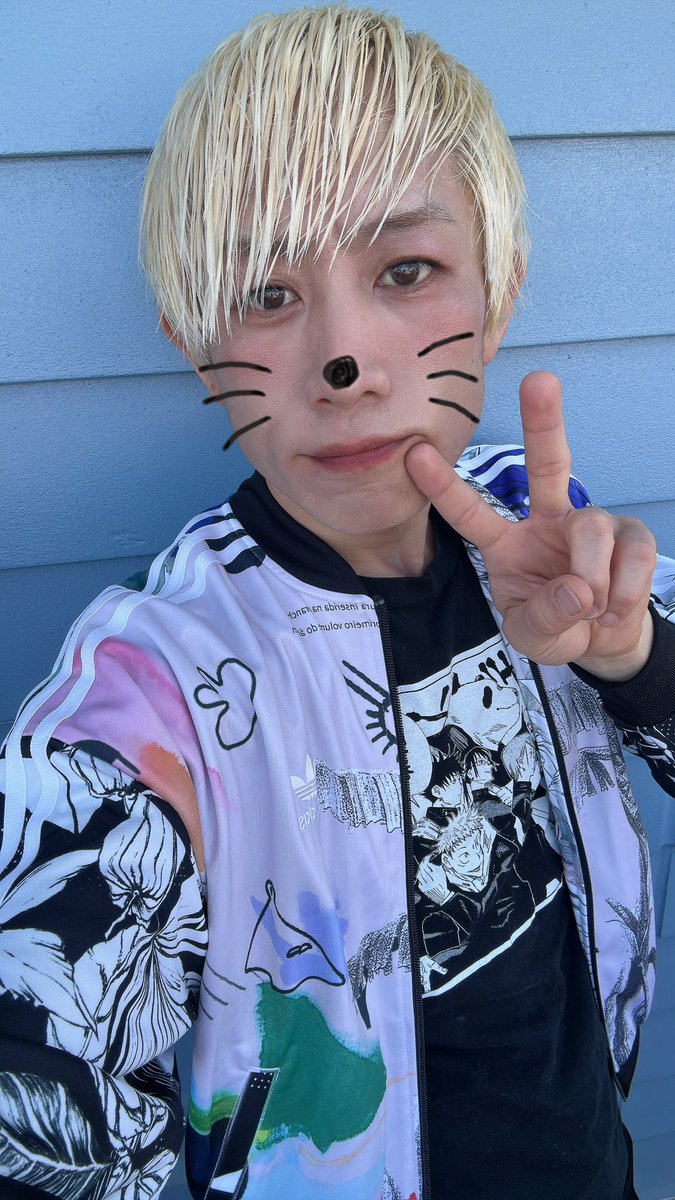 にゃーにゃ にゃー🐈‍⬛ （今日から みなさま よろしくお願いします