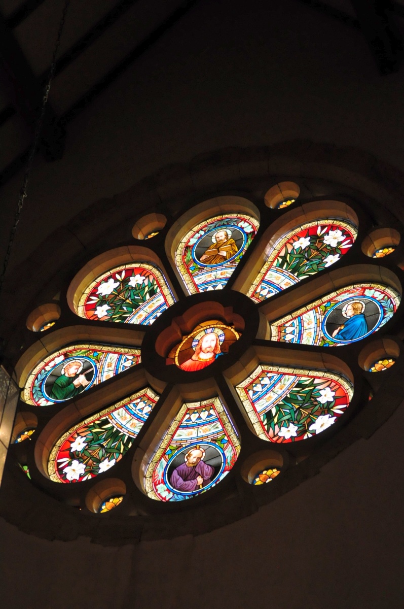 ステンドグラス美術館で光のクリスマス : ちヴァーミリオン・サンズ