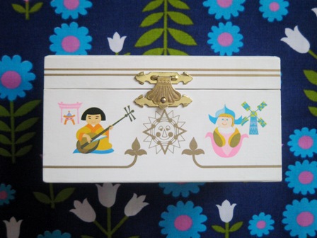 イッツ・ア・スモールワールド」のオルゴール箱 : Der Liebling