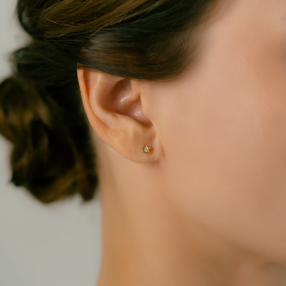 K18 プラチナ ダイヤモンドスター(星)モチーフ 軟骨ピアス・ボディ