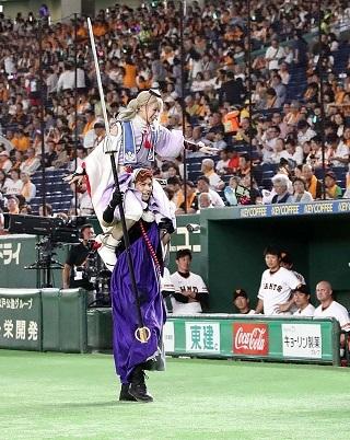 ミュージカル「刀剣乱舞」コラボナイターを開催 | 読売ジャイアンツ