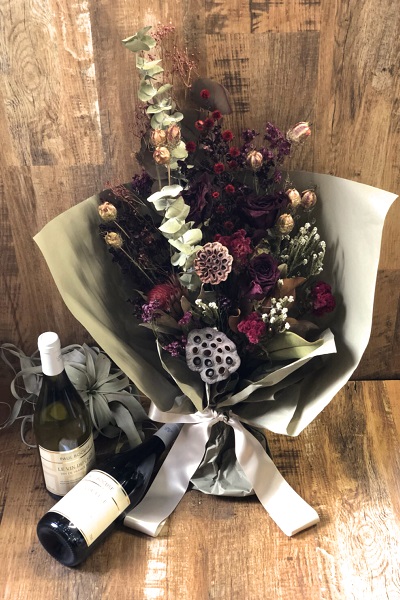 シックで上品な色合いでまとめたお洒落なドライフラワー・ブーケ