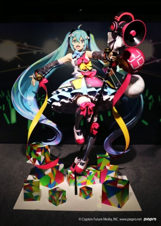 横浜人形の家に初音ミクフィギュア約200体が集結 | 横浜市のプレスリリース