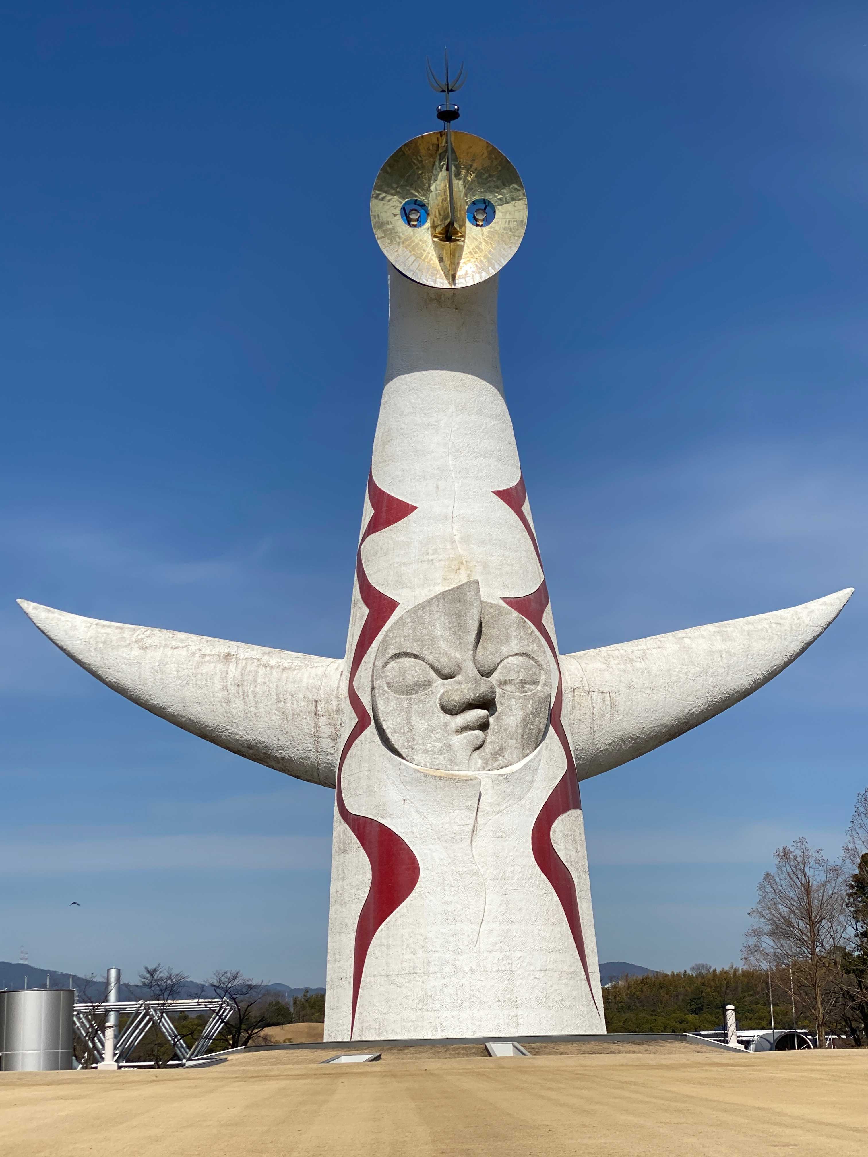 高さ約70m！岡本太郎「太陽の塔」に太陽の広場でご対面～ん 太陽の顔