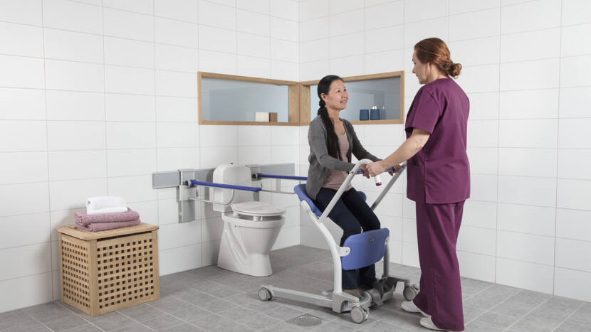 Sara Stedy アクティブリフト - 立位補助器 | Arjo