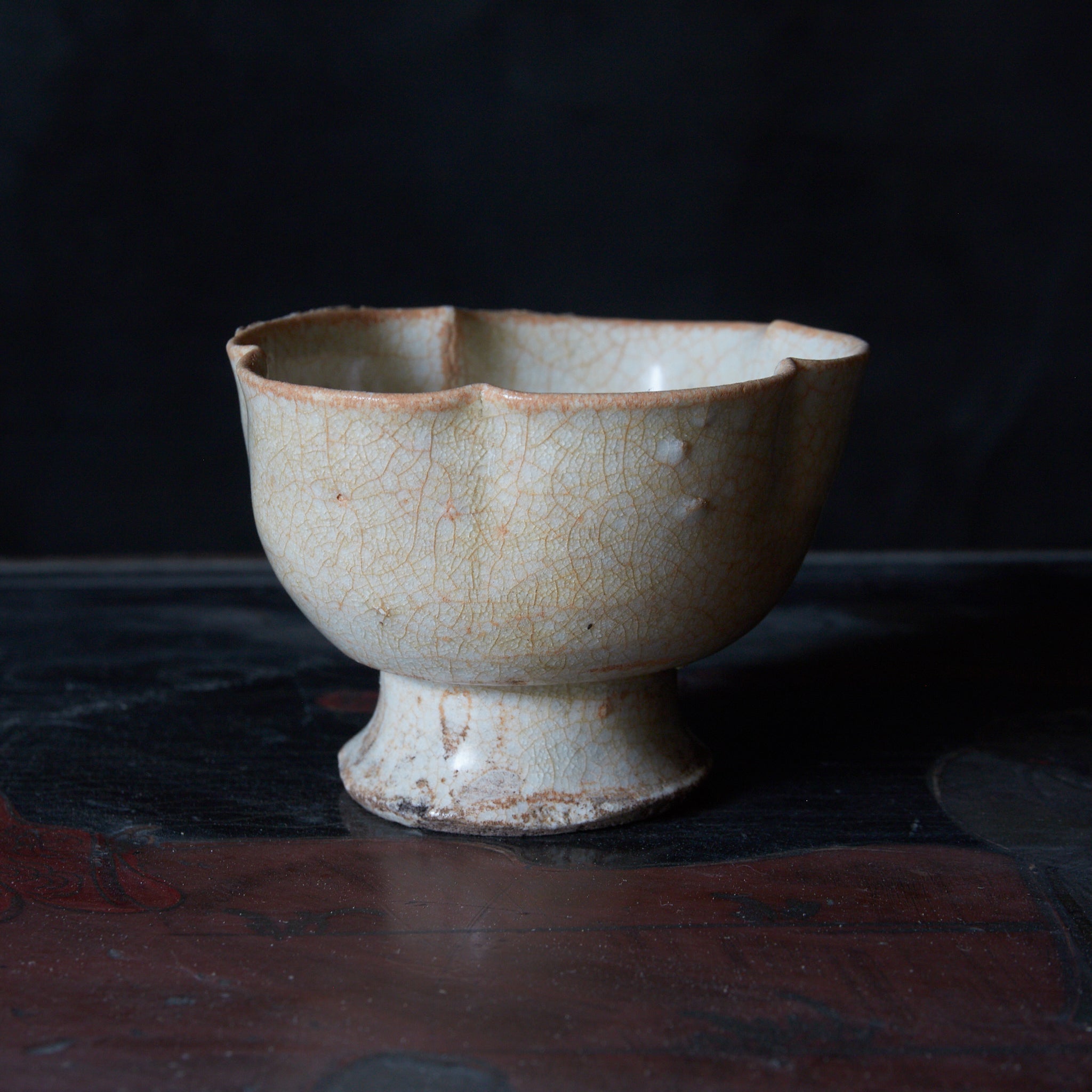 宋代 湖田窯 影青 青白磁花口杯（960–1279CE） | 入蘆花（ロカニイル）