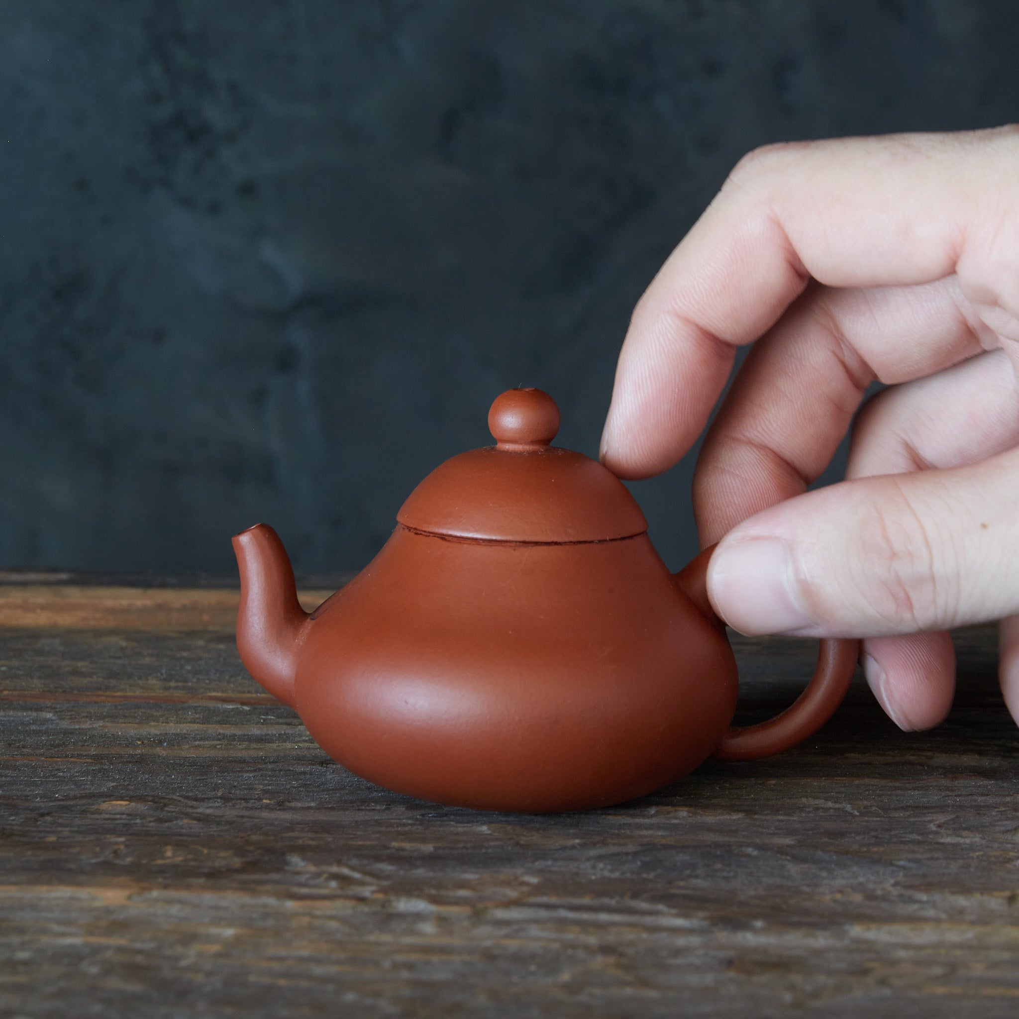 清代-民国期 荊渓南孟臣製 朱泥梨型壺（急須）（1616–1949CE） | 入