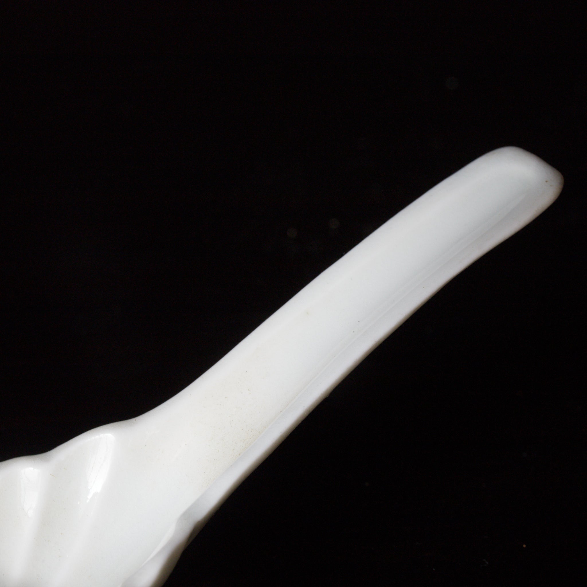 明代–清代 白磁菊花形蓮華 水滴（1368–1911CE） | 入蘆花（ロカニイル）