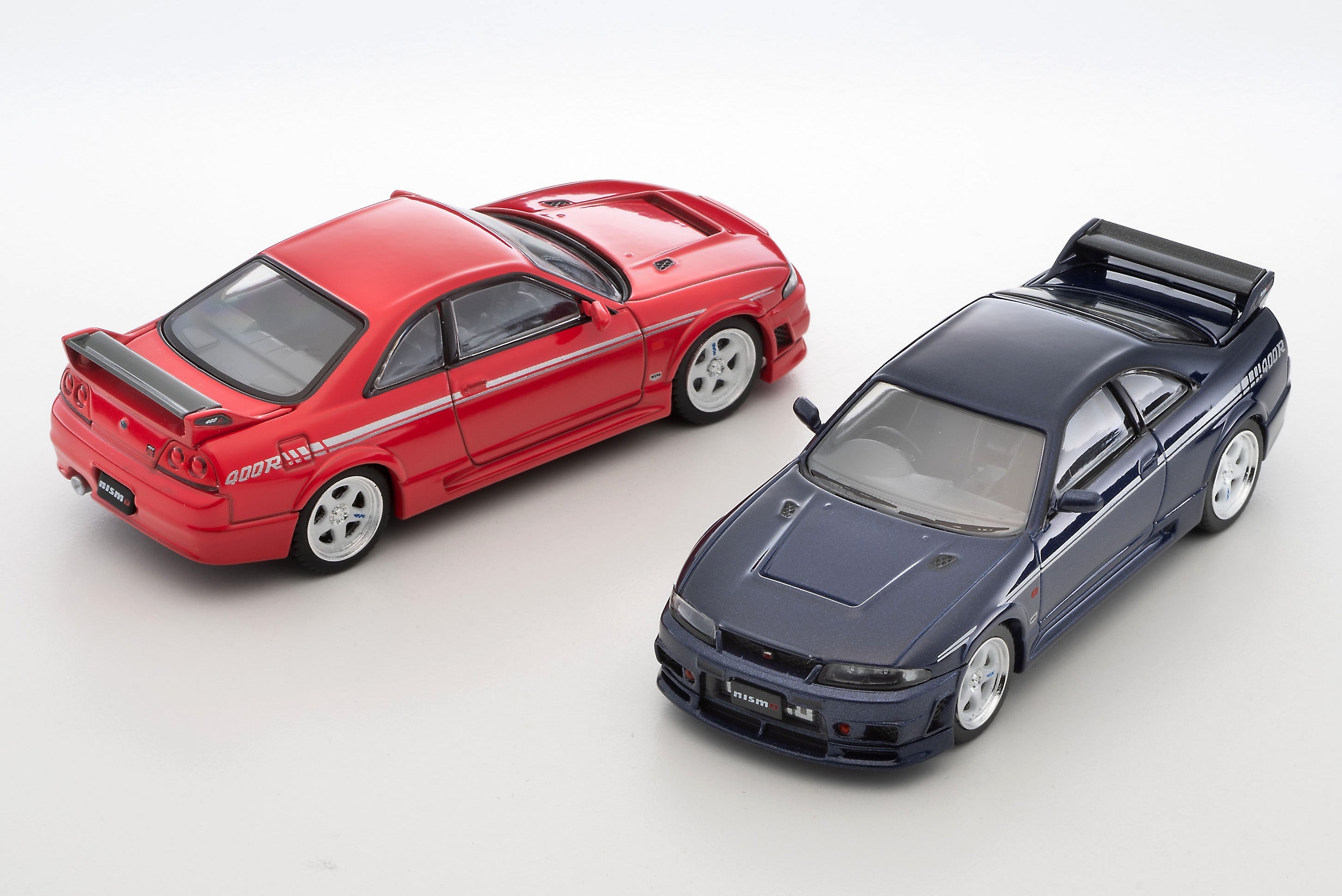 TLV 1/64 LV-N305b NISMO 400R (赤) – Racing Models