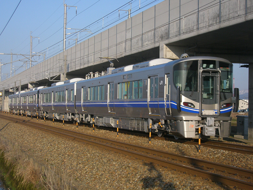 JR西】521系3次車（J編成）営業運転開始 | 鉄道ホビダス