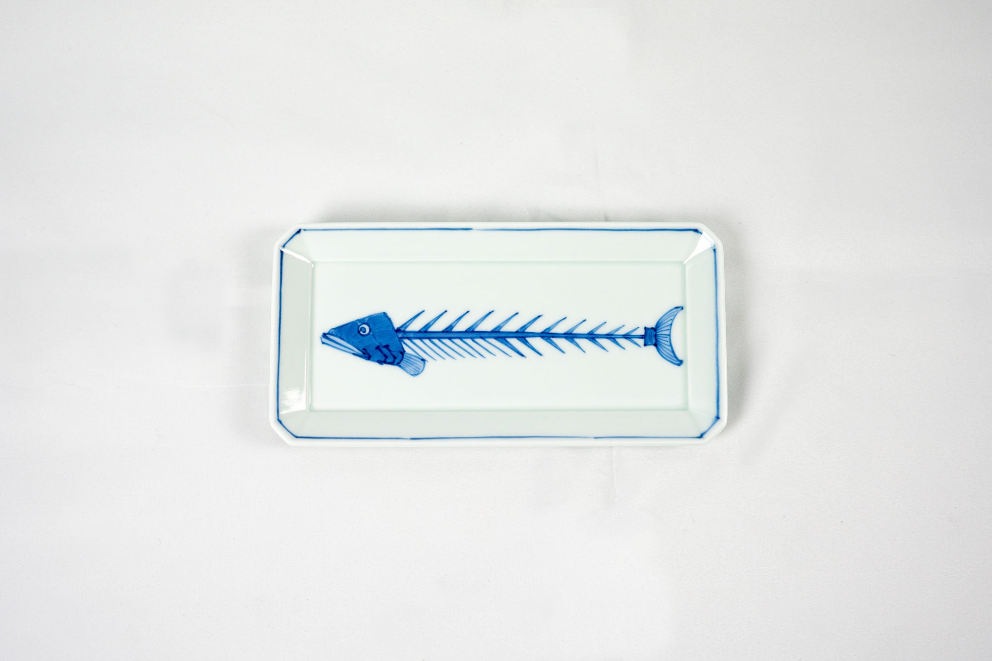 染付魚（骨）長角皿（中） – rashiku