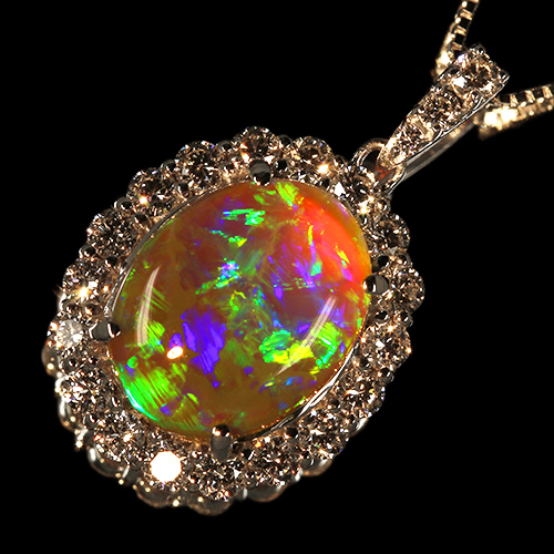 オーストラリアライトニングリッジ産ブラックオパール 約4ct