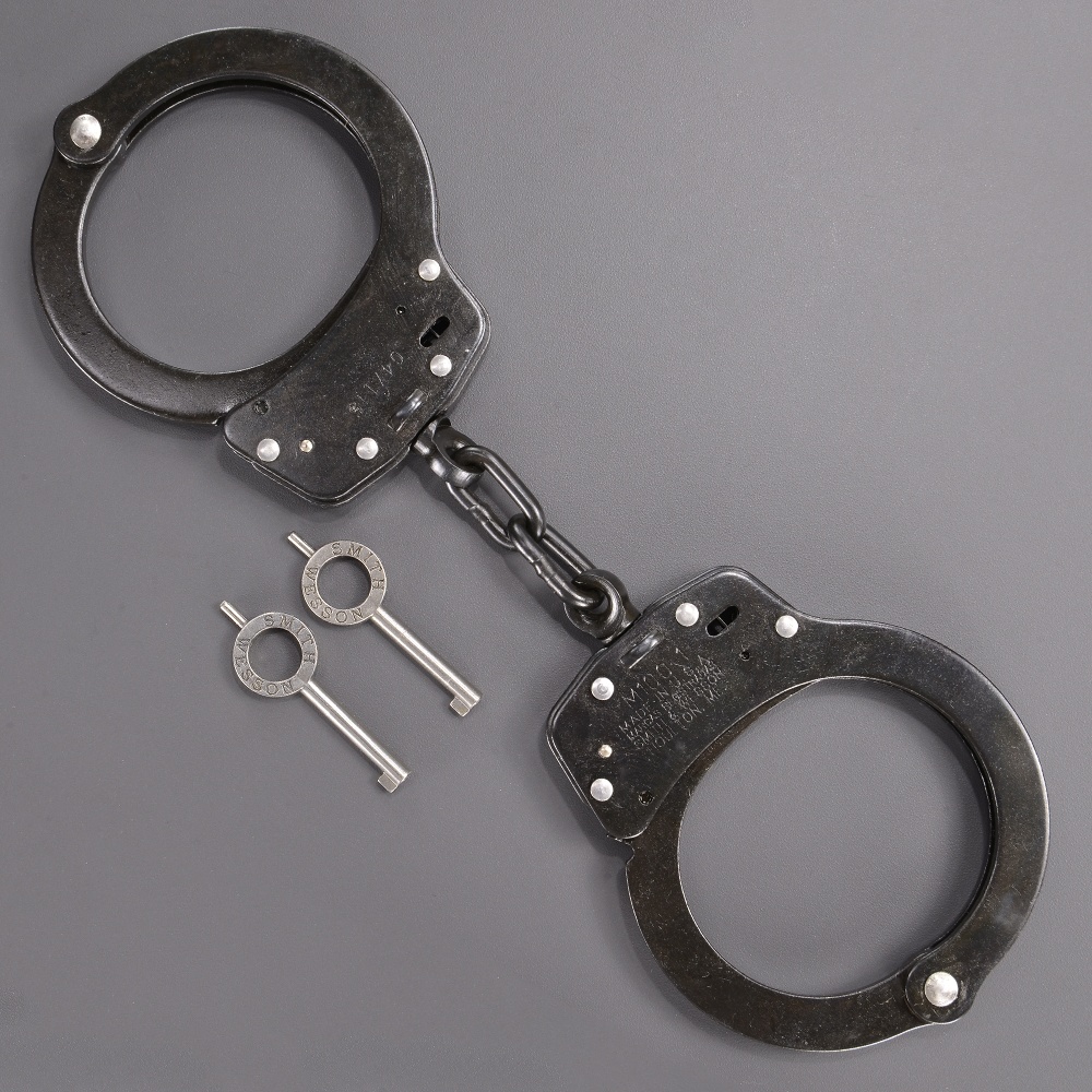 S&W 手錠 M100 ダブルロック メロナイト | ミリタリーショップ レプマート