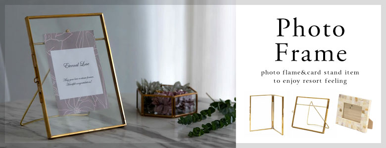 カードを飾るように立てるココナッツウッドのカードスタンド[11289