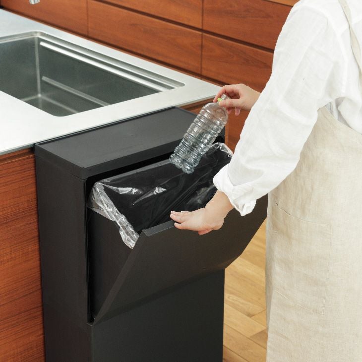 SOLOW 通路で使えるペダル分別ストッカー2段・45L | リス公式