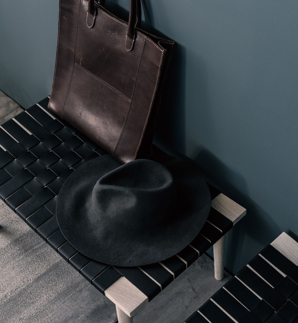 VINCENT（ヴィンセント）｜Chairs｜Stool / Ottoman｜Ritzwell（リッツ