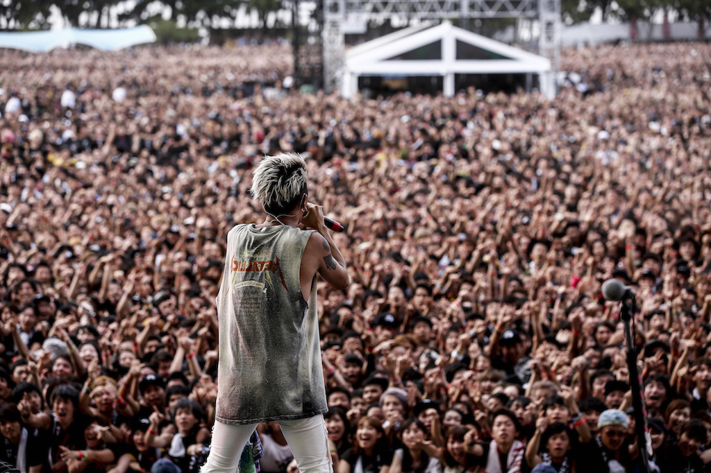 完全レポ】ONE OK ROCK、11万人動員の渚園、圧巻のフィナーレまで