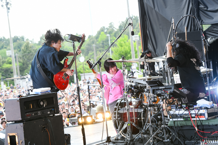 ヤバイTシャツ屋さん - JAPAN JAM 2025 ライブ写真＆セットリスト