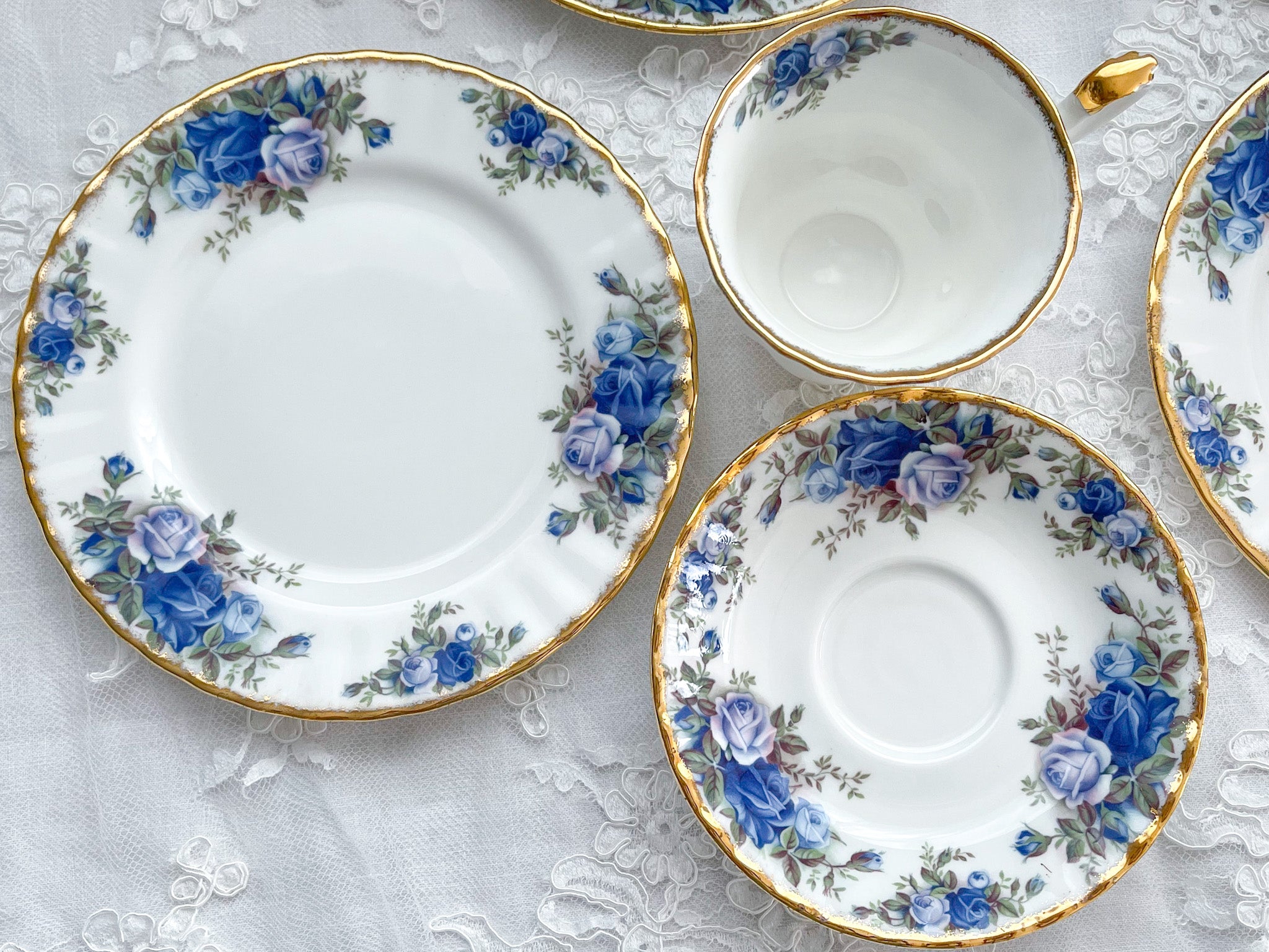 ロイヤルアルバート ムーンライトローズ ブルーローズのティートリオ