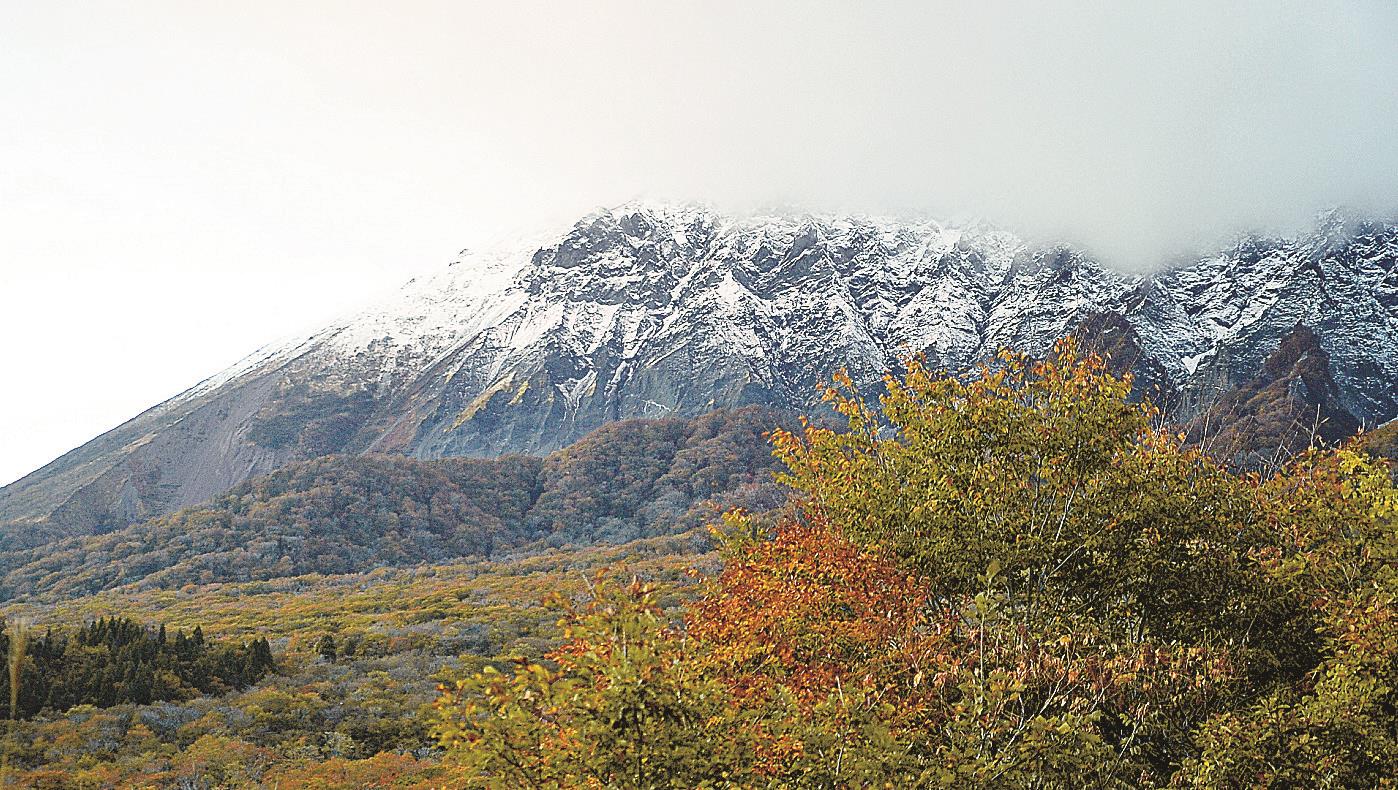 大山 初冠雪 平年より8日早く | 山陰中央新報デジタル