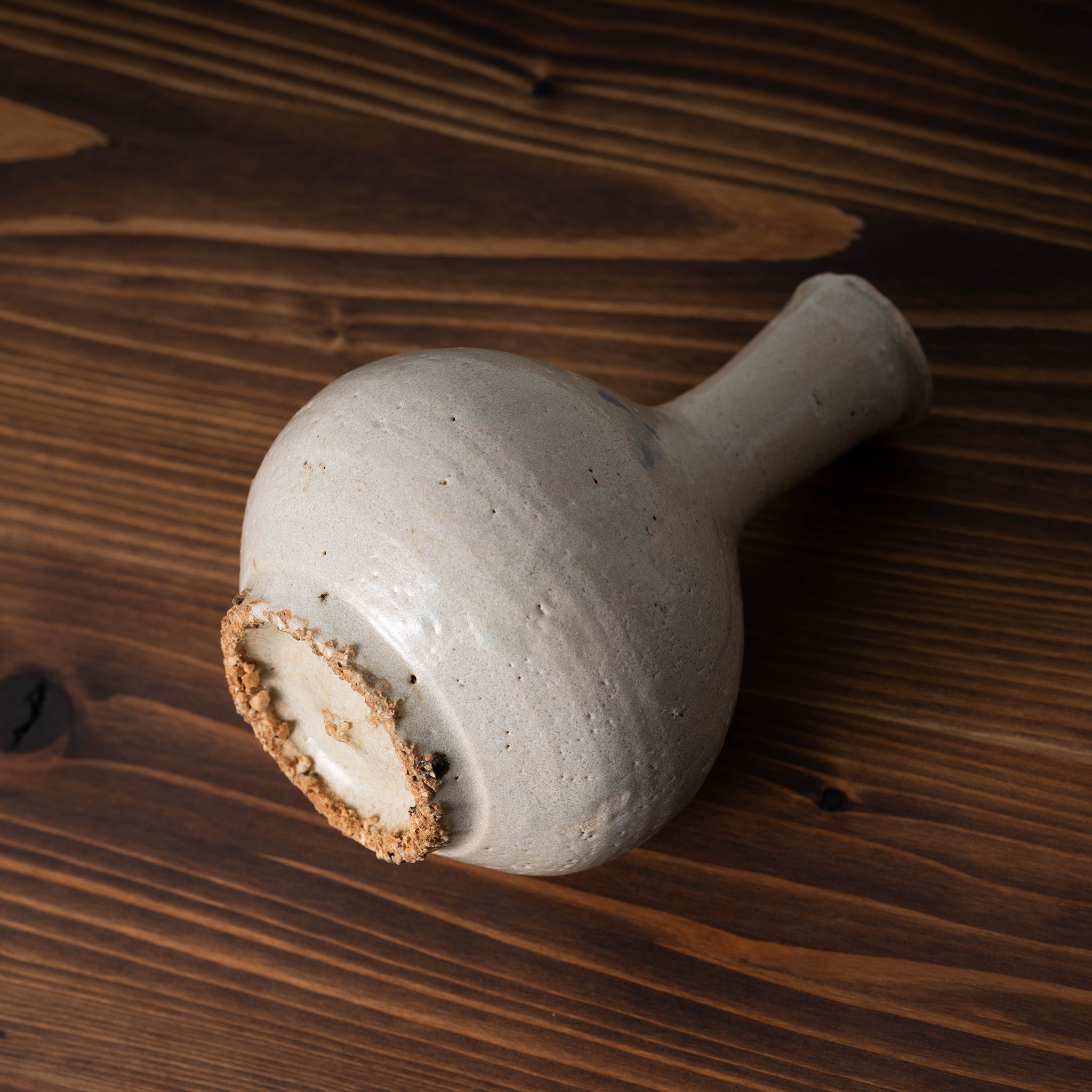 李朝 白磁草花文長頸瓶 – 燦禾 SANKA