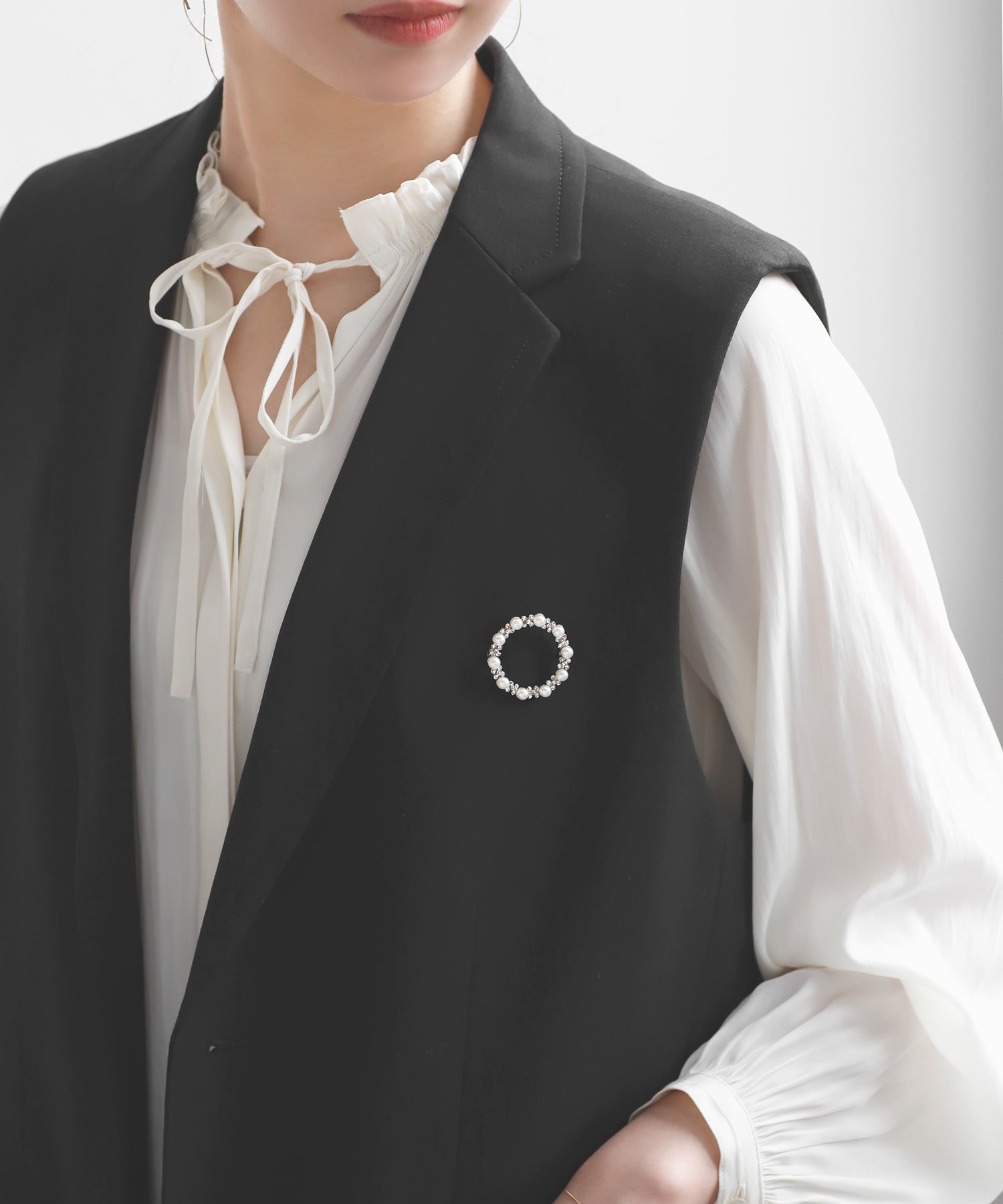 ANEMONE】パール×ビジューサークルブローチ｜SANPO ONLINE(サンポー