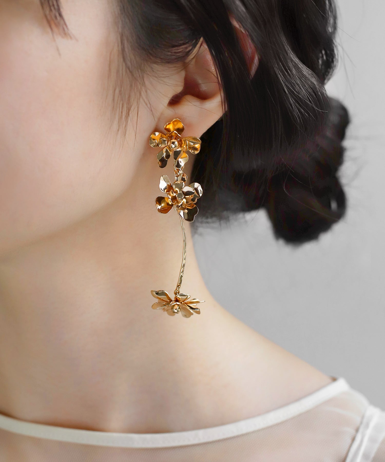 ANEMONE】メタルフラワーロングイヤリング[Hanayome]｜SANPO ONLINE