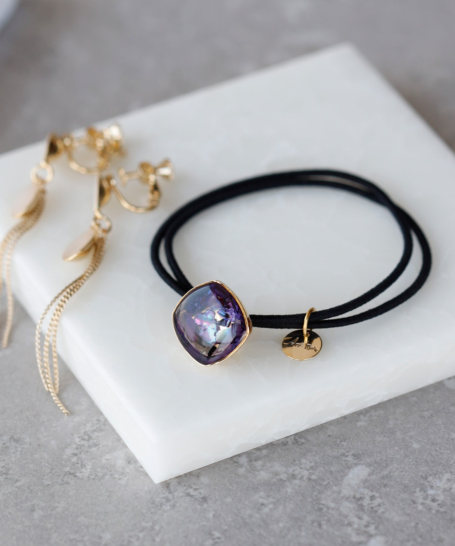 ANEMONE】艶めくシェルをとじこめたスクエアヘアゴム｜SANPO ONLINE