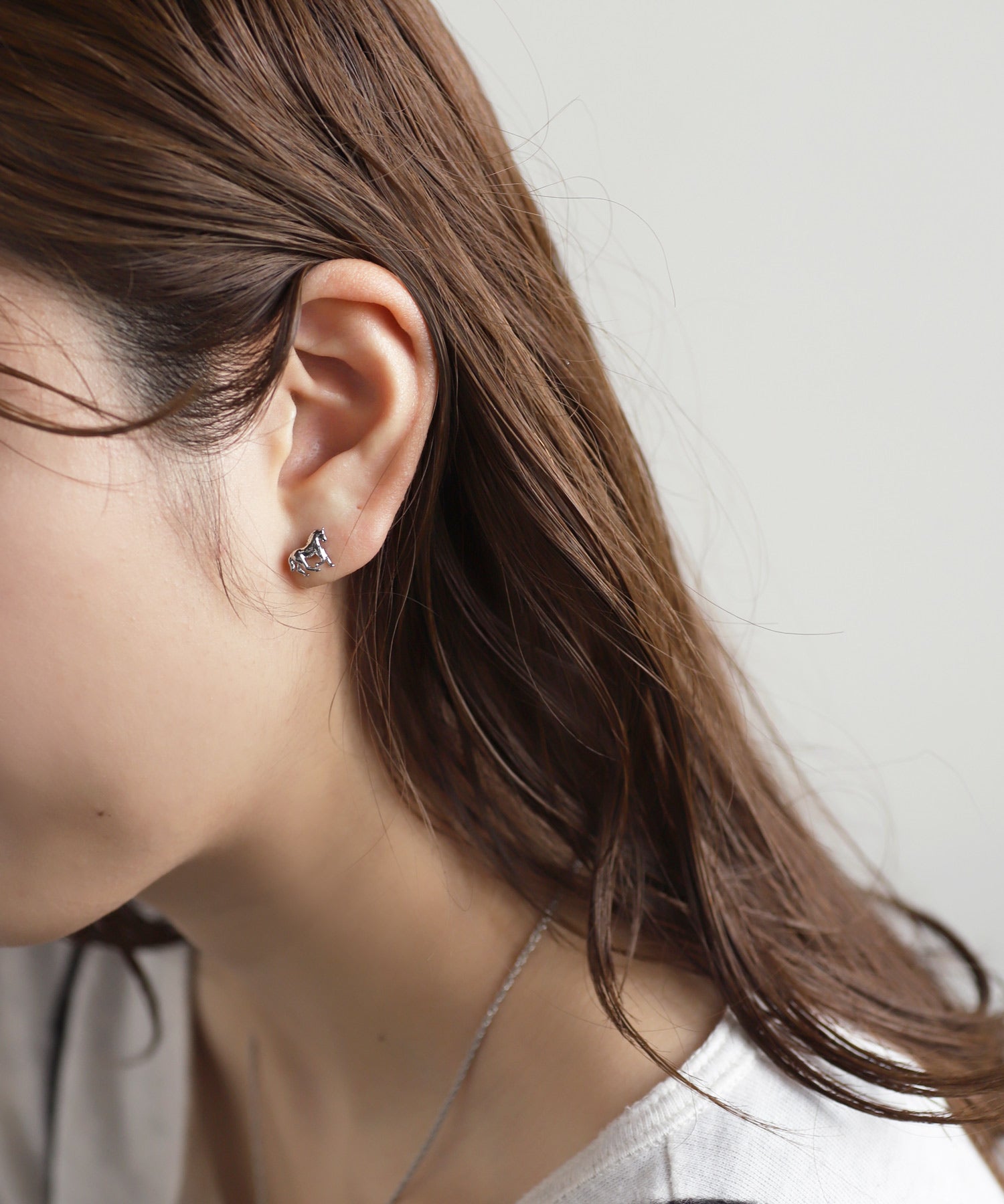 mimi33】【数量限定】ホースモチーフアシメピアス[Sheerchic