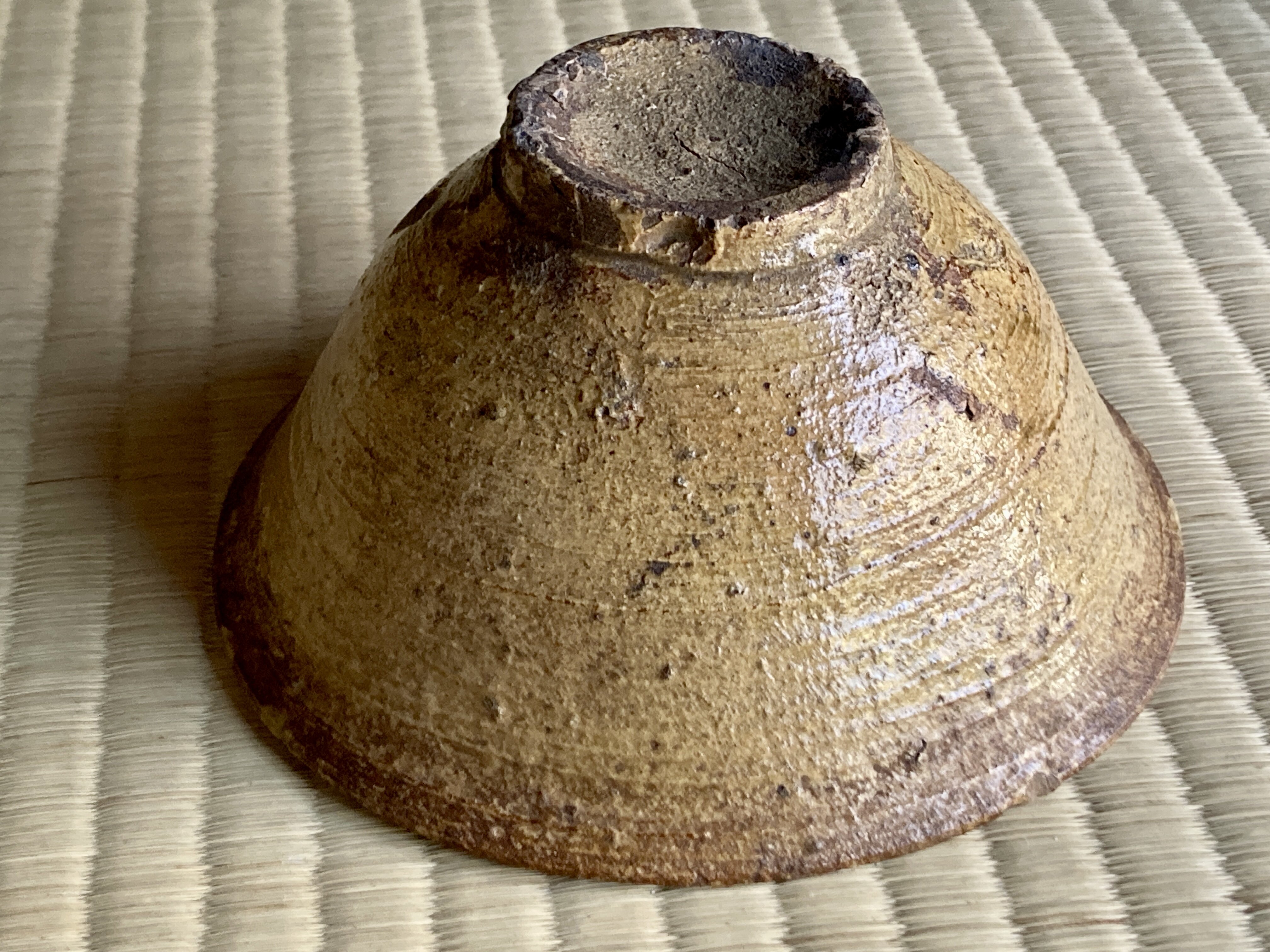 一器・一花・一菓 「枯野の一葉」黄伊羅保 お薄の茶碗なら最上だが