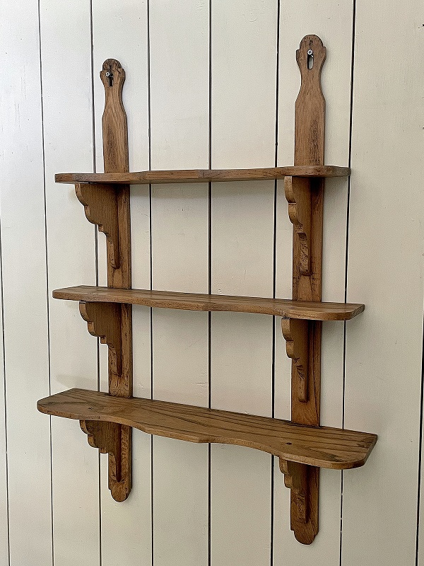 フランス質感のいいウォールシェルフはかわいいアンティークネット