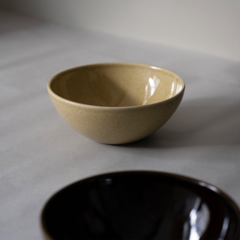 GENESIS ラウンドボール 20cm（ベージュ） – 鉢・ボール – 一流