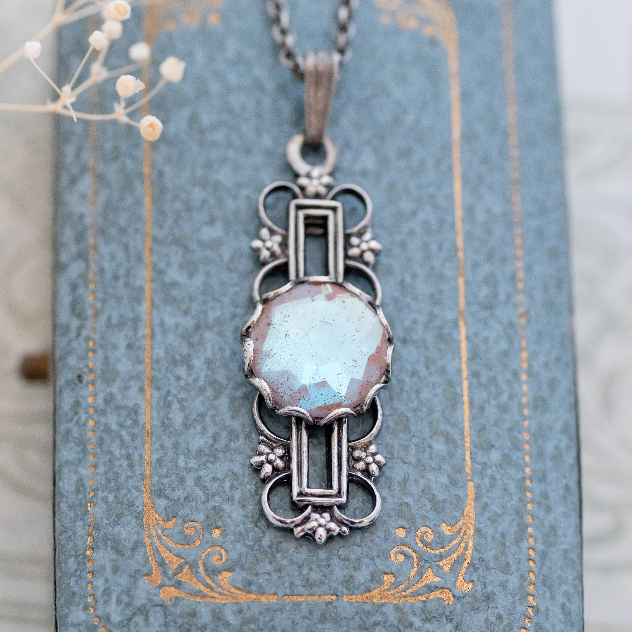 小花のアンティークサフィレットネックレス シルバーペンダント