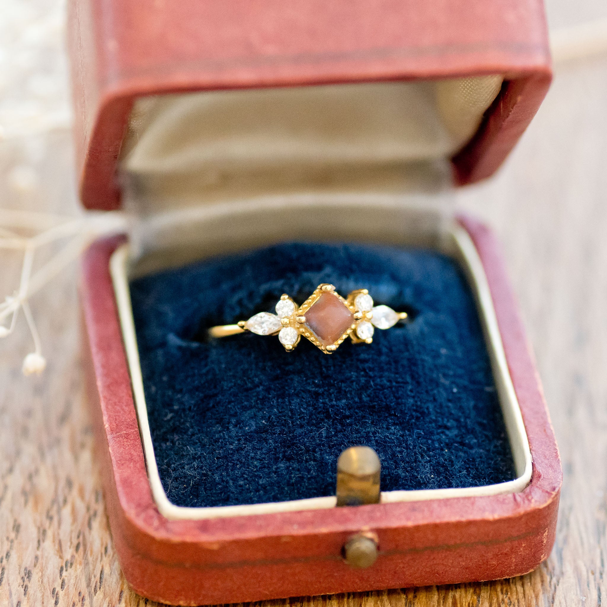 スクエア型 マットアンティークサフィレット ゴールドリング