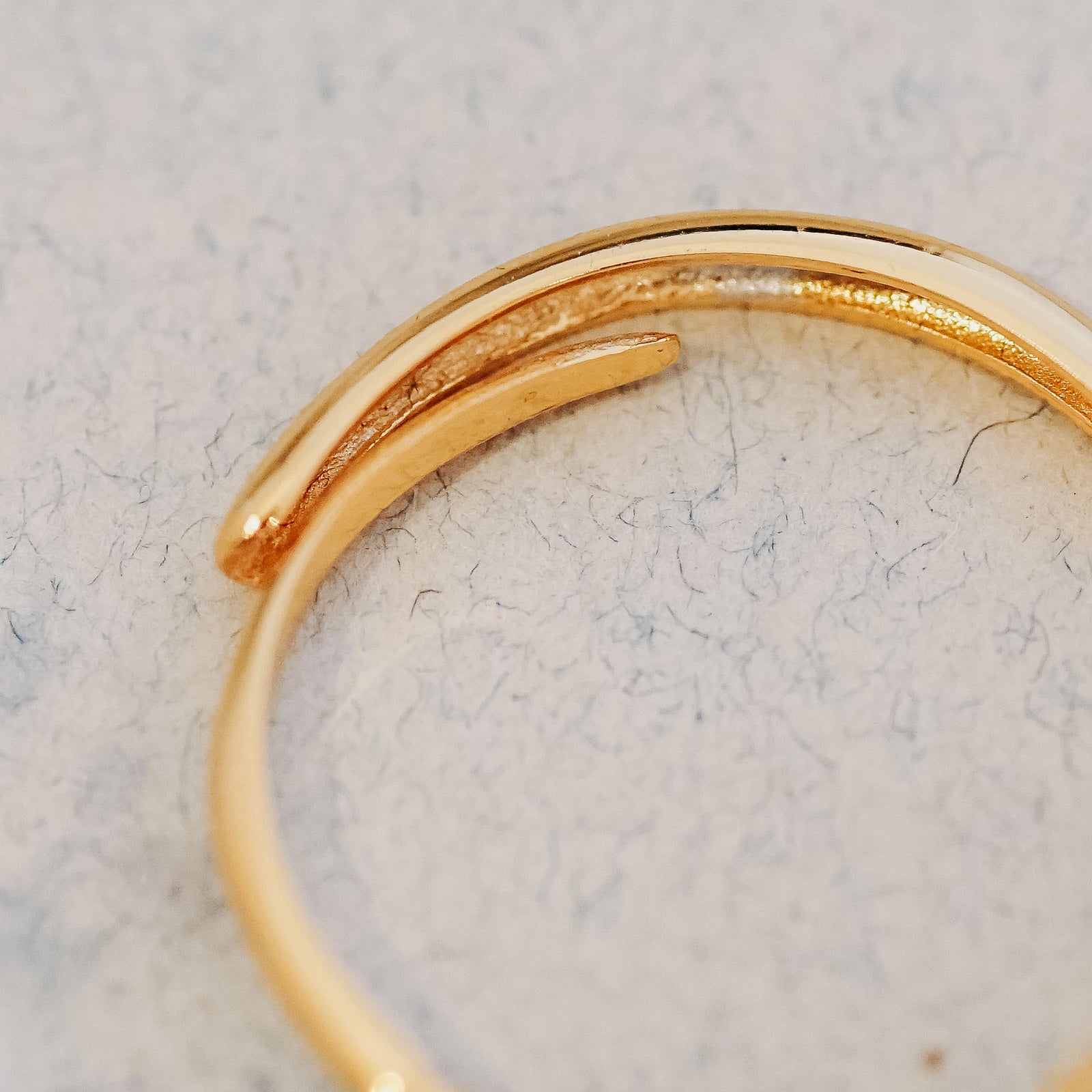 アンティークラウンドサフィレット ローズカットゴールドリング