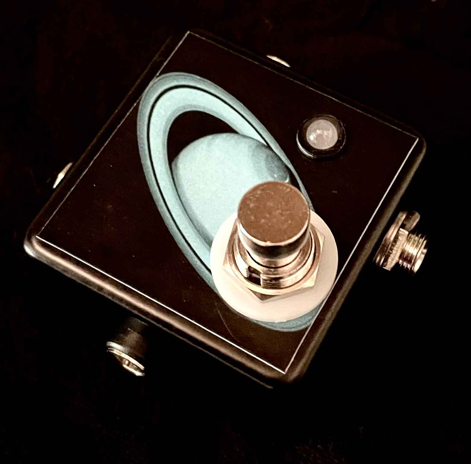 A/B Pedals for Guitar & Bass | Saturnworks Pedals