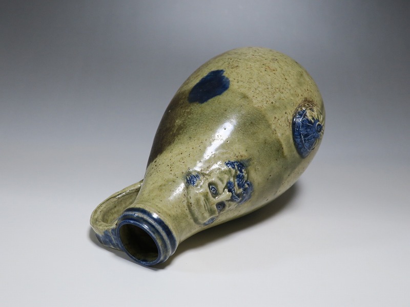 仙遊洞 灰釉 染付 髭徳利