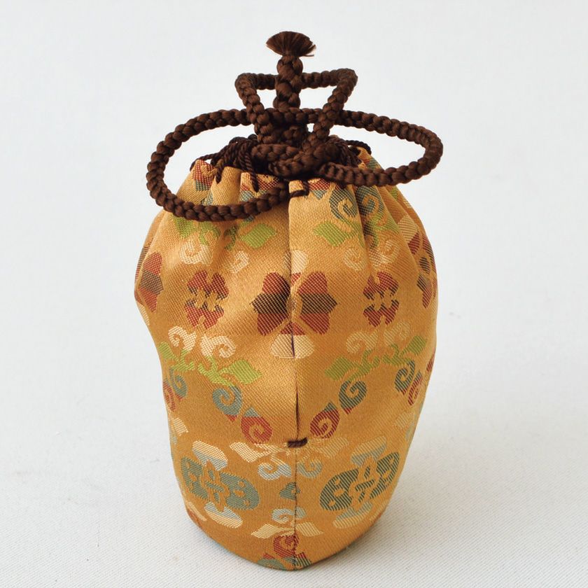 茶道具 茶入（ちゃいれ） 瀬戸釉 肩衝茶入 仕覆：唐花襷花文 橋本 喜竜